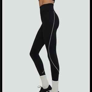 IVL Black Curve Sporty Leggings